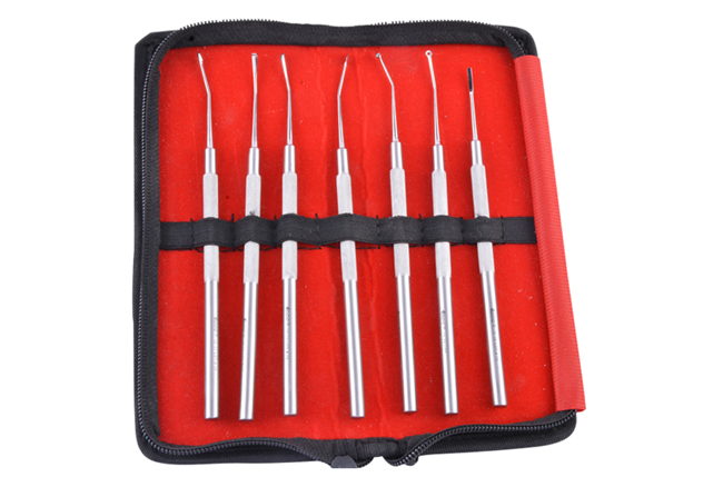 SUB GINGIVAL SCALER IN POUCH
